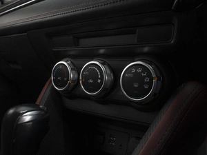 Внедорожник Mazda CX-3 2016 года, 1050000 рублей, Омск