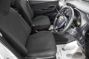 Хетчбэк Toyota Vitz 2017 года, 919000 рублей, Барнаул