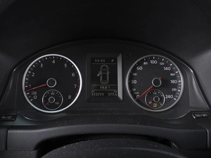 Внедорожник Volkswagen Tiguan 2012 года, 1120000 рублей, Ростов-на-Дону