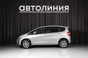 Хетчбэк Honda Fit 2011 года, 660000 рублей, Красноярск