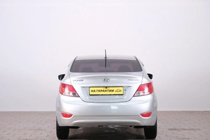 Седан Hyundai Solaris 2012 года, 629000 рублей, Омск