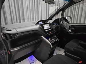 Минивэн Toyota Esquire 2015 года, 1765000 рублей, Красноярск