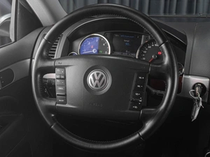 Внедорожник Volkswagen Touareg 2008 года, 1149000 рублей, Тюмень