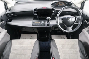 Минивэн Honda Freed 2010 года, 999000 рублей, Красноярск