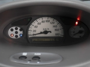 Седан Toyota Platz 2001 года, 295000 рублей, Омск