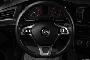 Седан Volkswagen Jetta 2018 года, 1629000 рублей, Тюмень