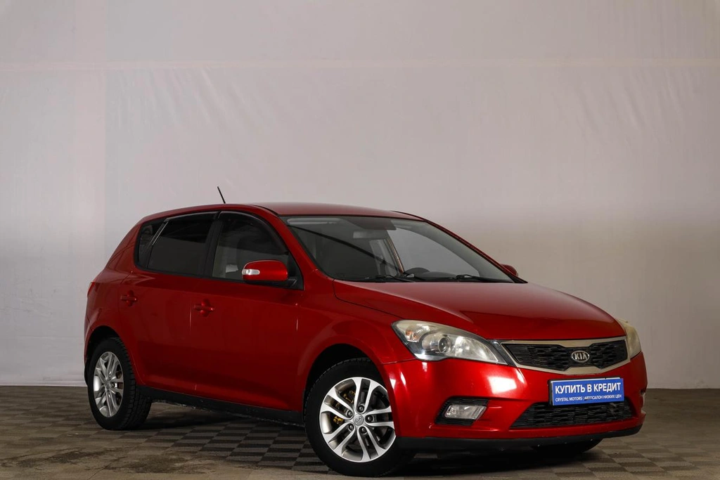 Хетчбэк Kia Ceed 2011 года, 719000 рублей, Тюмень