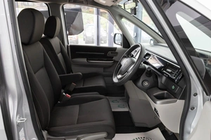 Минивэн Honda Stepwgn 2017 года, 1799000 рублей, Красноярск