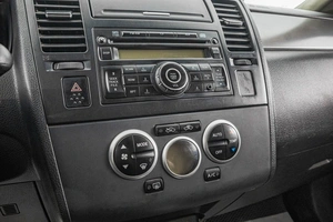 Седан Nissan Tiida 2011 года, 749000 рублей, Барнаул