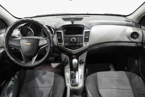 Седан Chevrolet Cruze 2010 года, 699000 рублей, Новокузнецк