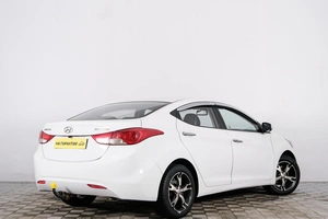 Седан Hyundai Avante 2011 года, 1199000 рублей, Красноярск