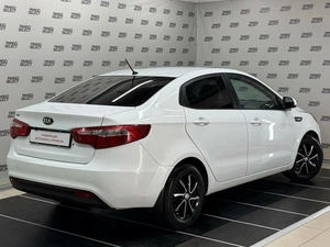 Седан Kia Rio 2015 года, 885000 рублей, Красноярск