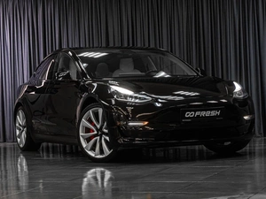 Седан Tesla Model 3 2019 года, 3099000 рублей, Тюмень