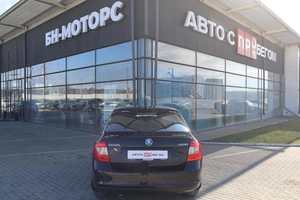 Хэтчбек Skoda Rapid 2016 года, 1100000 рублей, Мирное