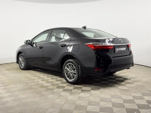 Седан Toyota Corolla 2018 года, 1698100 рублей, Казань