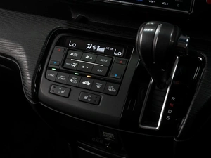 Минивэн Honda Stepwgn Spada 2016 года, 2355000 рублей, Тюмень