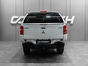 Пикап Mitsubishi L200 2016 года, 1844000 рублей, Тюмень