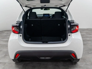 Хетчбэк Toyota Yaris 2020 года, 1290000 рублей, Красноярск