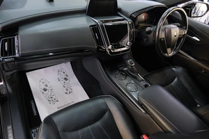 Седан Toyota Crown 2019 года, 3889000 рублей, Омск
