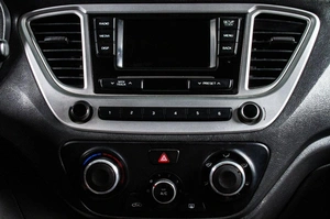 Седан Hyundai Solaris 2019 года, 989000 рублей, Сургут