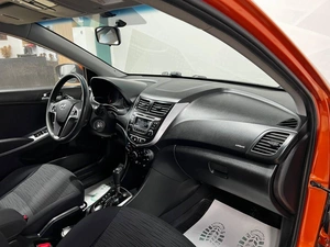 Седан Hyundai Solaris 2015 года, 949000 рублей, Красноярск