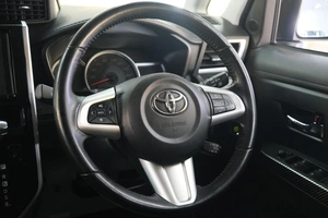 Хетчбэк Toyota Tank 2017 года, 1089000 рублей, Омск