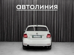 Седан Volkswagen Polo 2017 года, 1040000 рублей, Красноярск