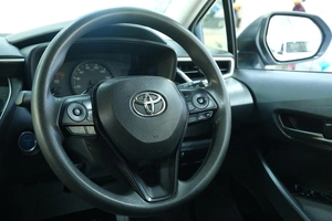 Седан Toyota Corolla 2019 года, 2299000 рублей, Омск