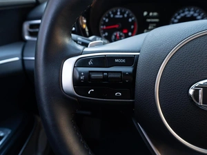 Седан Kia K5 2020 года, 2999000 рублей, Саратов