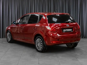 Хетчбэк Kia Ceed 2010 года, 699000 рублей, Тюмень