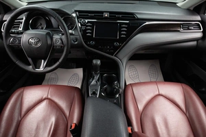 Седан Toyota Camry 2018 года, 2009000 рублей, Оренбург