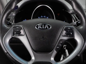 Седан Kia Rio 2017 года, 990000 рублей, Тюмень