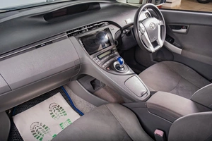 Лифтбек Toyota Prius 2011 года, 1229000 рублей, Томск