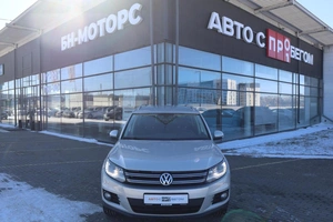 Внедорожник Volkswagen Tiguan 2016 года, 1690000 рублей, Мирное