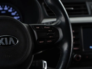 Хетчбэк Kia Rio X-Line 2018 года, 1429050 рублей, Москва