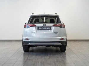 Внедорожник Toyota RAV4 2017 года, 2949000 рублей, Саратов