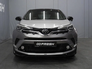 Внедорожник Toyota C-HR 2018 года, 1825000 рублей, Омск