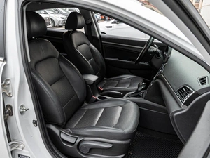 Седан Hyundai Elantra 2017 года, 1625000 рублей, Краснодар