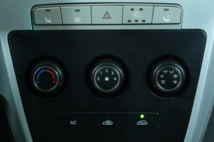 Внедорожник Geely Emgrand X7 2015 года, 619000 рублей, Омск