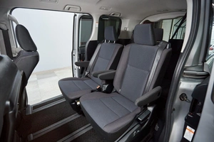 Минивэн Toyota Voxy 2017 года, 2187000 рублей, Красноярск