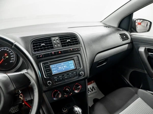 Седан Volkswagen Polo 2012 года, 875000 рублей, Красноярск