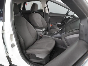 Седан Ford Focus 2012 года, 850000 рублей, Красный Пахарь