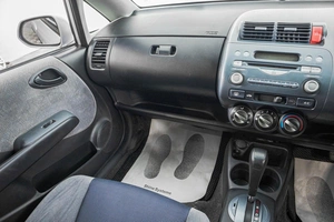 Хетчбэк Honda Fit 2001 года, 299000 рублей, Барнаул