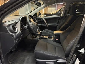 Внедорожник Toyota RAV4 2018 года, 2797000 рублей, Красноярск