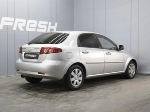 Хетчбэк Chevrolet Lacetti 2011 года, 560000 рублей, Омск