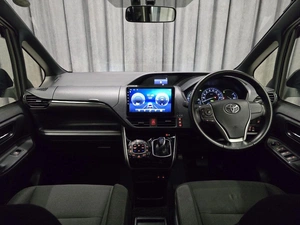 Минивэн Toyota Esquire 2015 года, 1700000 рублей, Красноярск