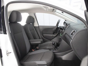 Седан Volkswagen Polo 2017 года, 950000 рублей, Омск