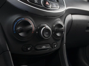 Седан Hyundai Solaris 2014 года, 840000 рублей, Омск