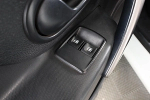 Седан Renault Logan 2015 года, 619000 рублей, Пермь