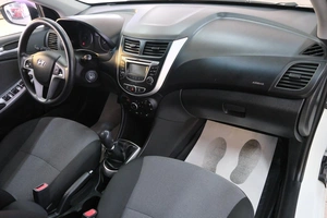 Седан Hyundai Solaris 2013 года, 849000 рублей, Омск